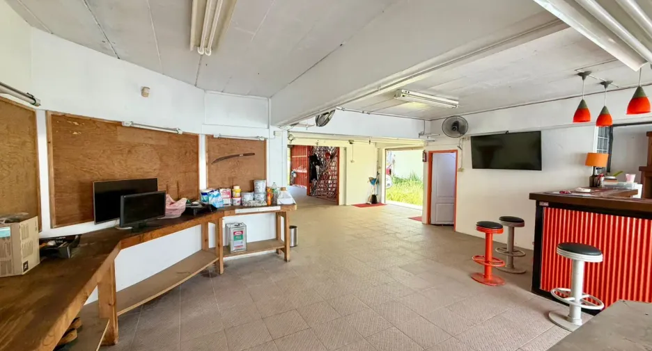 For sale 3 bedrooms retail Space in Mueang Phuket, Phuket