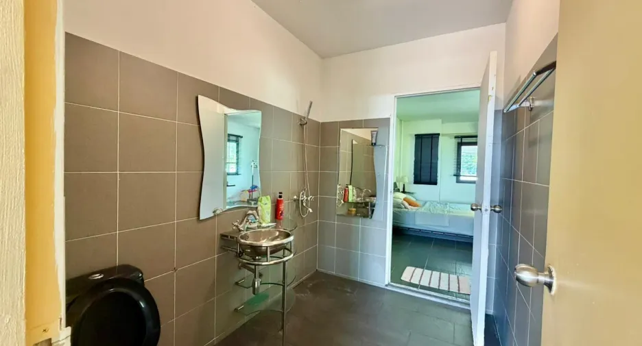 For sale 3 bedrooms retail Space in Mueang Phuket, Phuket