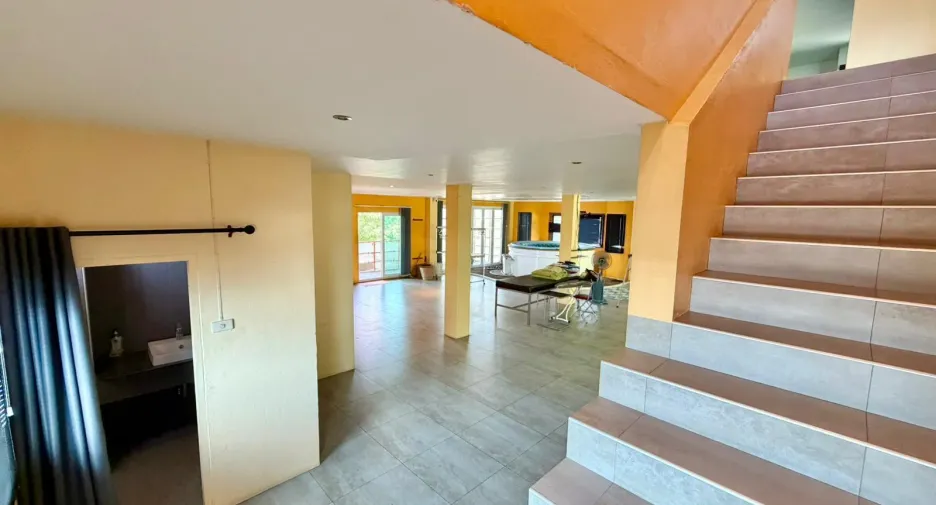 For sale 3 bedrooms retail Space in Mueang Phuket, Phuket