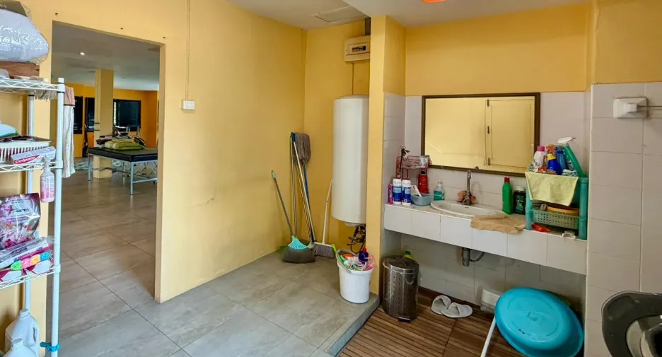 For sale 3 bedrooms retail Space in Mueang Phuket, Phuket