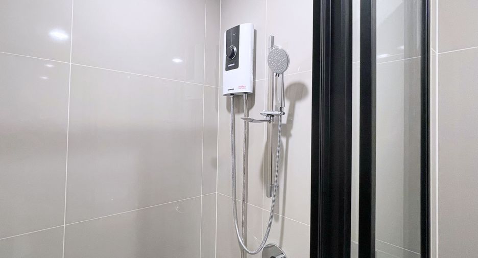 Condo en alquiler de 2 habitaciones en Huai Khwang, Bangkok