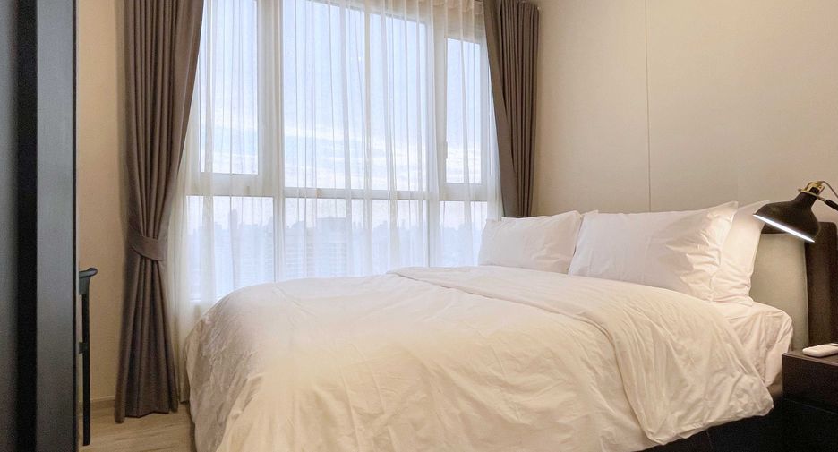 Condo en alquiler de 2 habitaciones en Huai Khwang, Bangkok