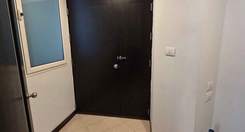Аренда 3 спальни кондо в Патхум Щан, Бангкок