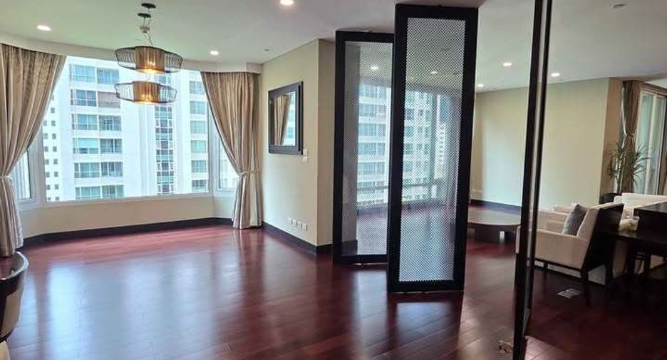 À louer 3 chambres condo à Pathum Wan, Bangkok