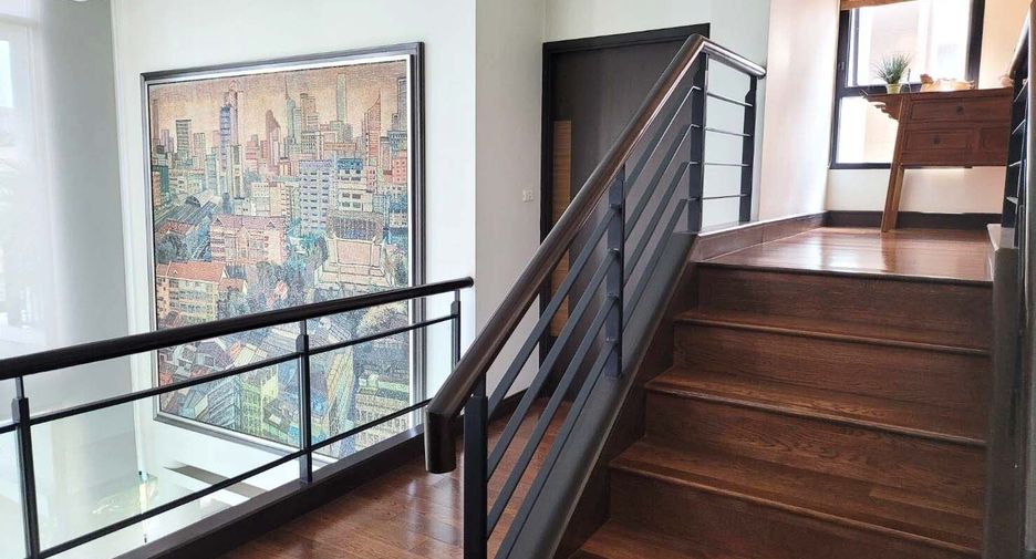 Villa en alquiler de 4 habitaciones en Watthana, Bangkok