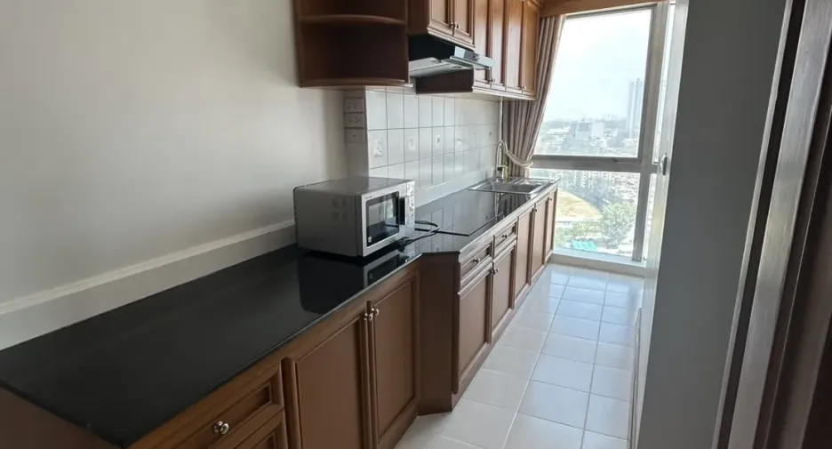 For rent 2 bedrooms condo in Yan Nawa, Bangkok