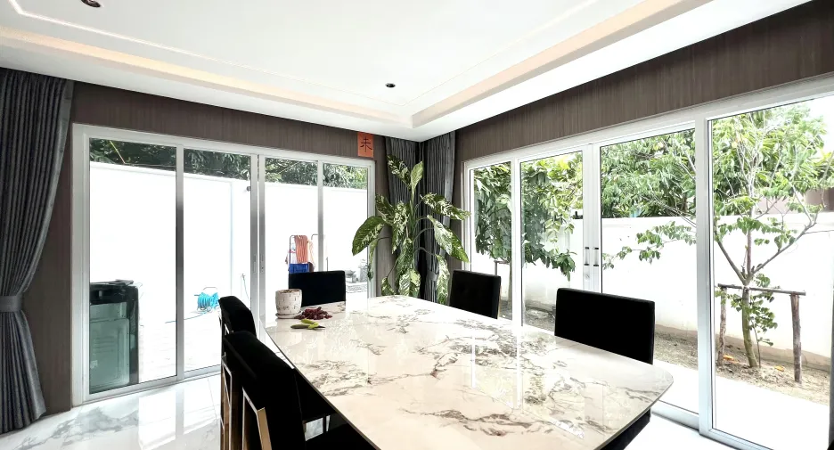 Villa en alquiler de 5 habitaciones en East Pattaya, Pattaya