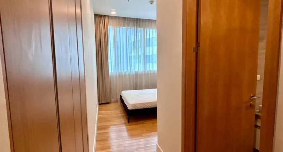 For rent 3 bedrooms condo in Khlong Toei, Bangkok