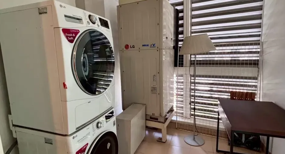 For rent 3 bedrooms condo in Khlong Toei, Bangkok