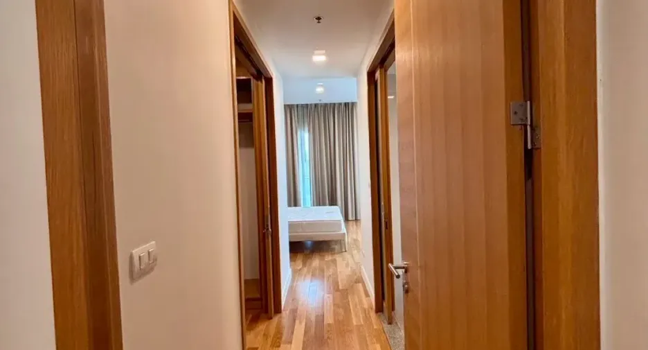 For rent 3 bedrooms condo in Khlong Toei, Bangkok
