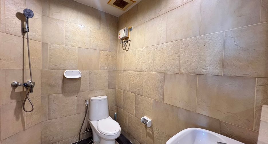 For rent 3 bedrooms house in East Pattaya, Pattaya