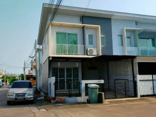 For Rent 3 Bedroom Townhouse In Chom Thong, Bangkok