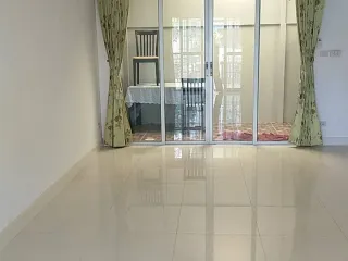 Casa adosada en alquiler de 3 habitaciones en Chom Thong, Bangkok