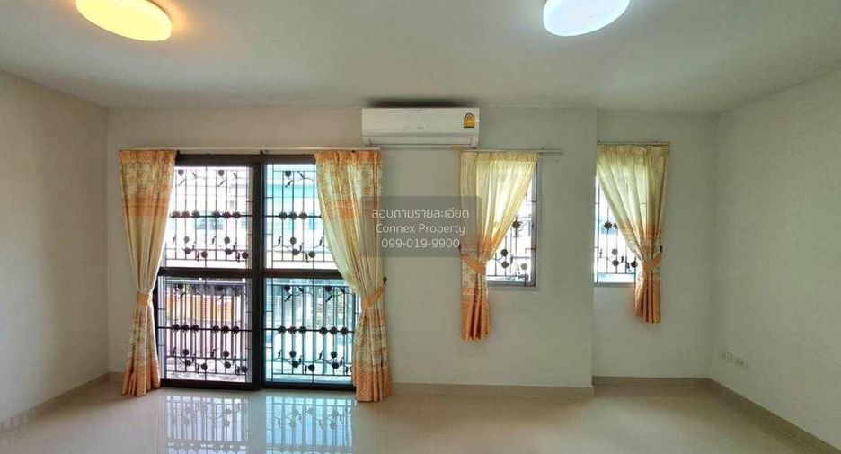 For sale 3 bedrooms townhouse in Min Buri, Bangkok