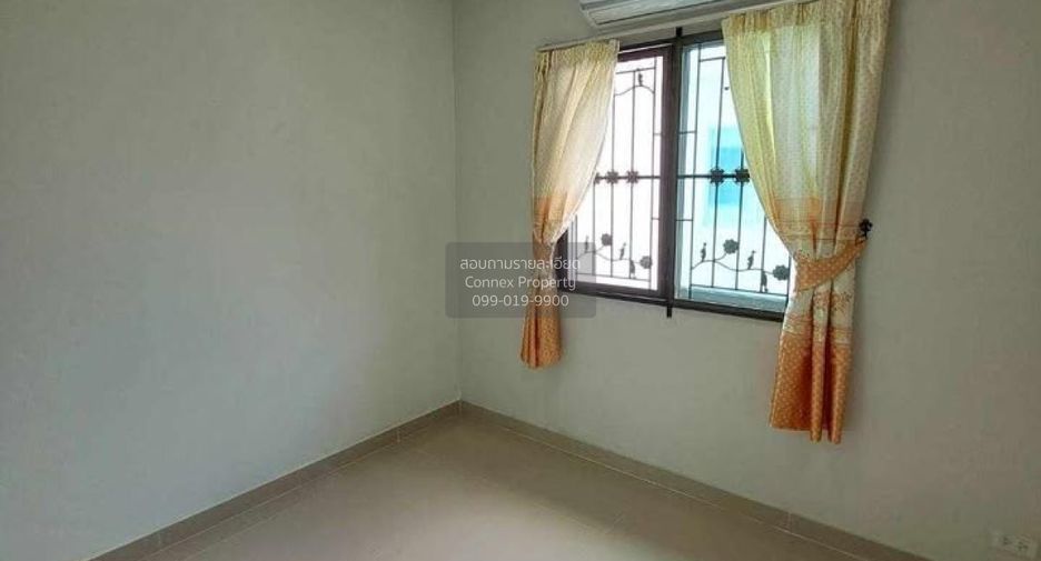 For sale 3 bedrooms townhouse in Min Buri, Bangkok