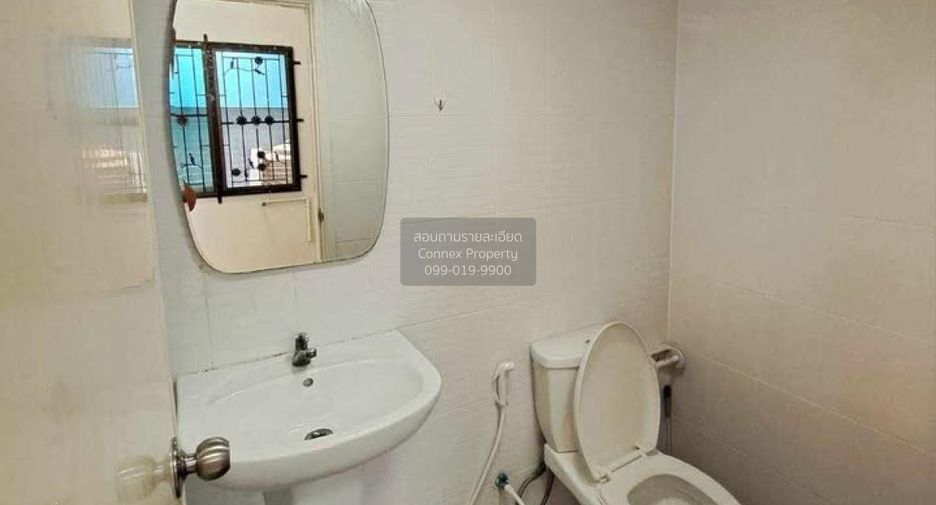 For sale 3 bedrooms townhouse in Min Buri, Bangkok