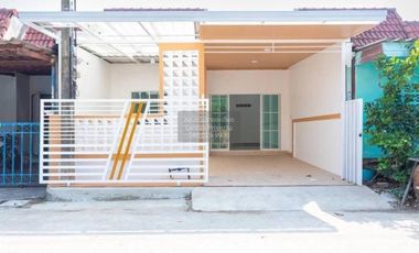 Casa adosada en venta de 2 habitaciones en Thanyaburi, Pathum Thani