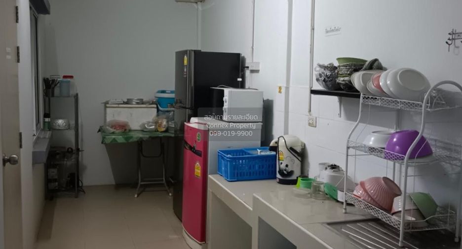 Casa adosada en venta de 4 habitaciones en Mueang Chon Buri, Chonburi