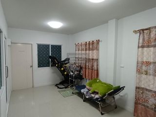 出售 4 卧室 联排别墅 在 Mueang Chon Buri, Chon Buri