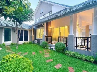 Haus zum Kauf mit 5 Zimmer in Bang Lamung, Chonburi
