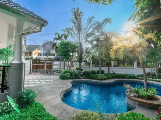 Haus zum Kauf mit 5 Zimmer in Bang Lamung, Chonburi