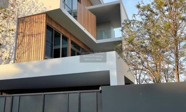 For rent 3 bedrooms house in Saphan Sung, Bangkok