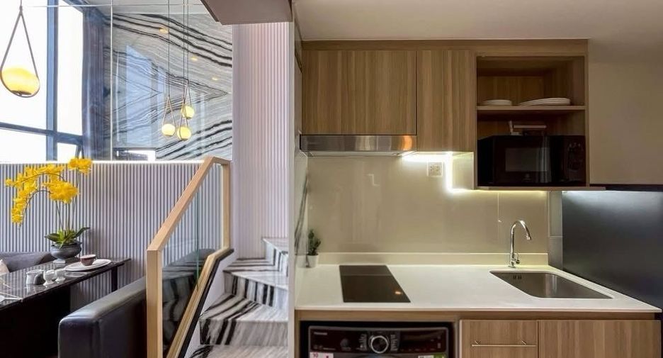 For rent 2 bedrooms condo in Khlong Toei, Bangkok