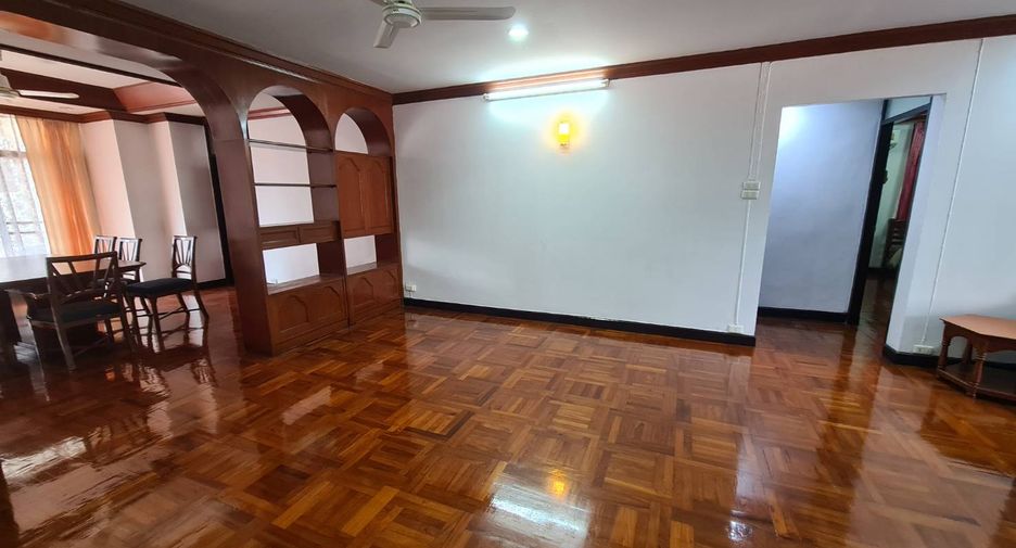 For rent 3 bedrooms condo in Watthana, Bangkok
