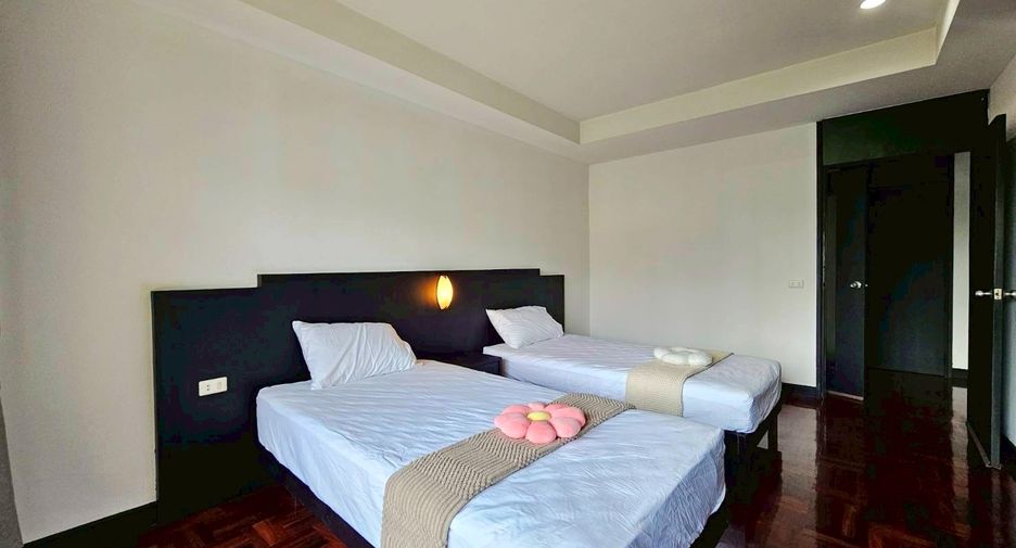 For rent 3 bedrooms condo in Watthana, Bangkok