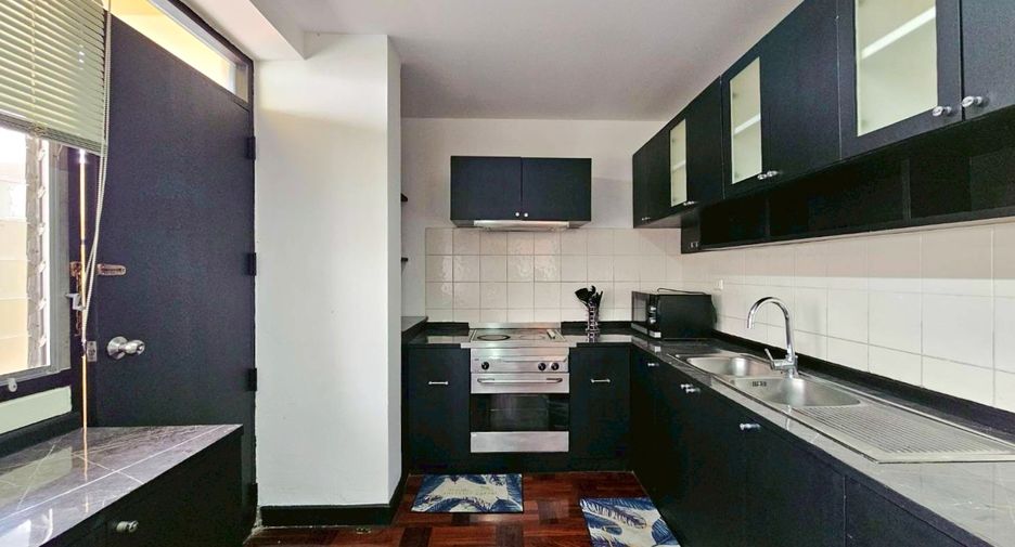 For rent 3 bedrooms condo in Watthana, Bangkok