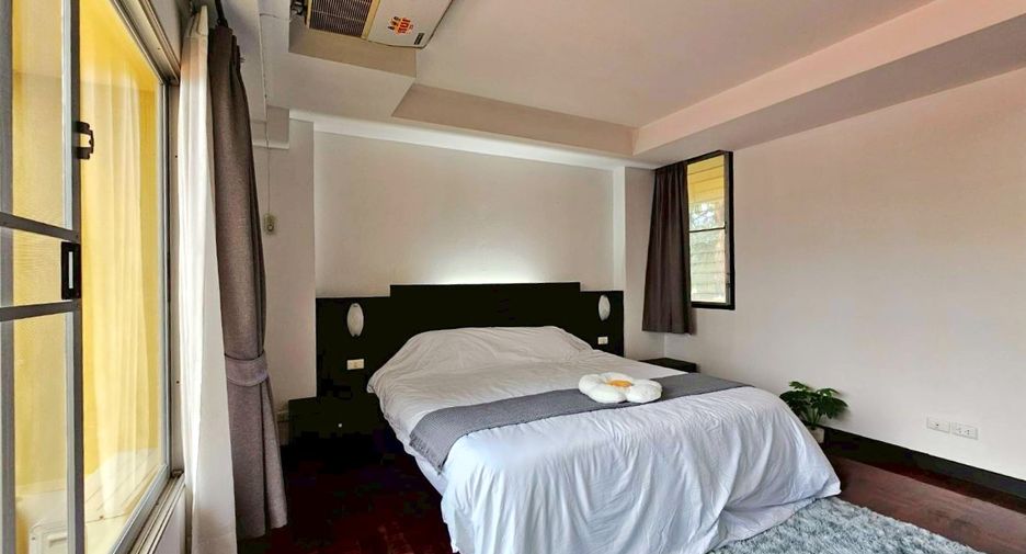 For rent 3 bedrooms condo in Watthana, Bangkok