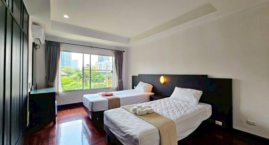 For rent 3 bedrooms condo in Watthana, Bangkok