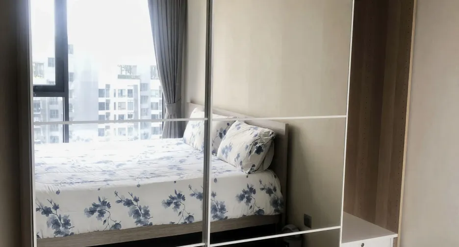 For rent 2 bedrooms condo in Huai Khwang, Bangkok