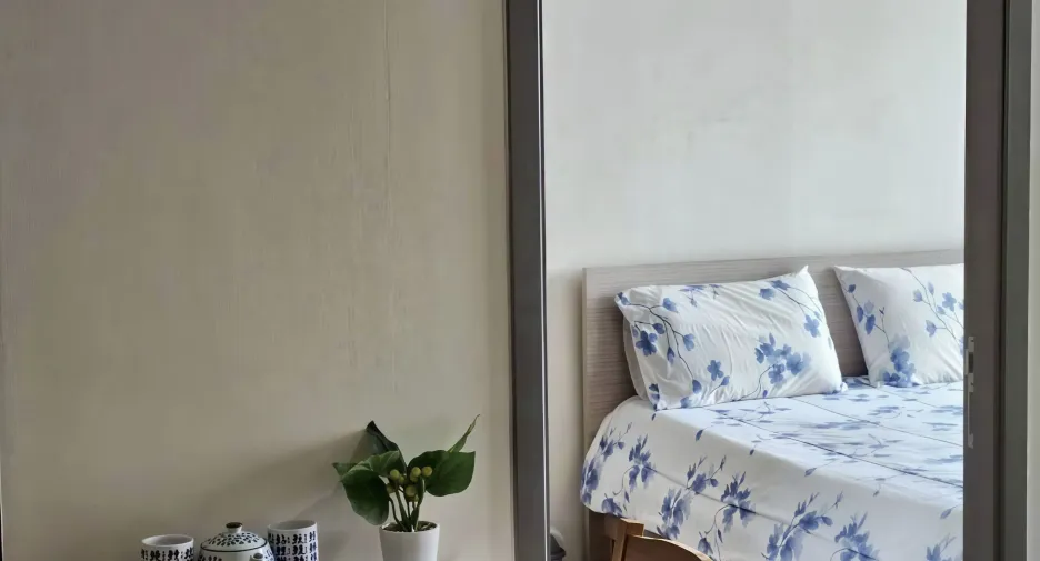 For rent 2 bedrooms condo in Huai Khwang, Bangkok