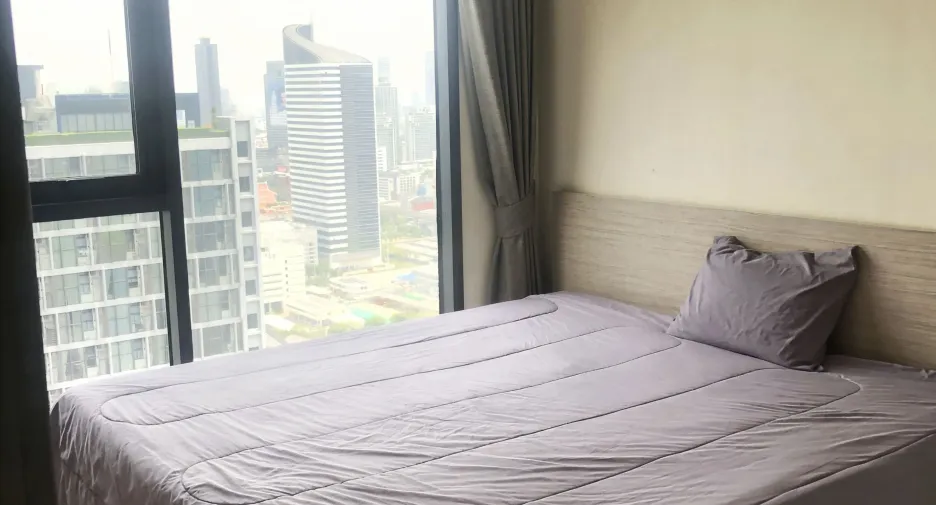 For rent 2 bedrooms condo in Huai Khwang, Bangkok