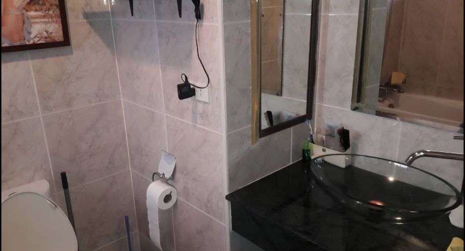 For sale 2 ベッドルーム condo in Watthana, Bangkok