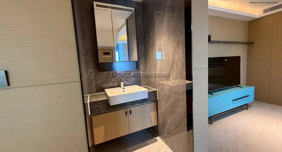 For rent 2 bedrooms condo in Bang Lamung, Chonburi