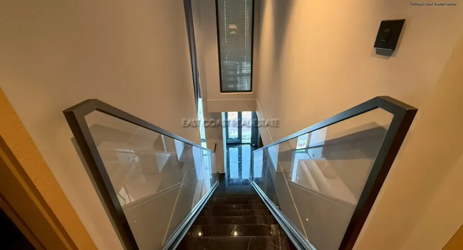 For rent 2 bedrooms condo in Bang Lamung, Chonburi