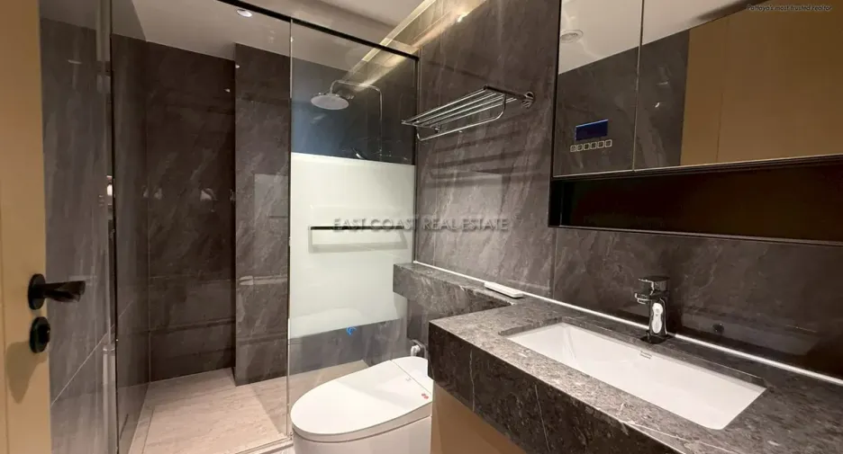 For rent 2 bedrooms condo in Bang Lamung, Chonburi