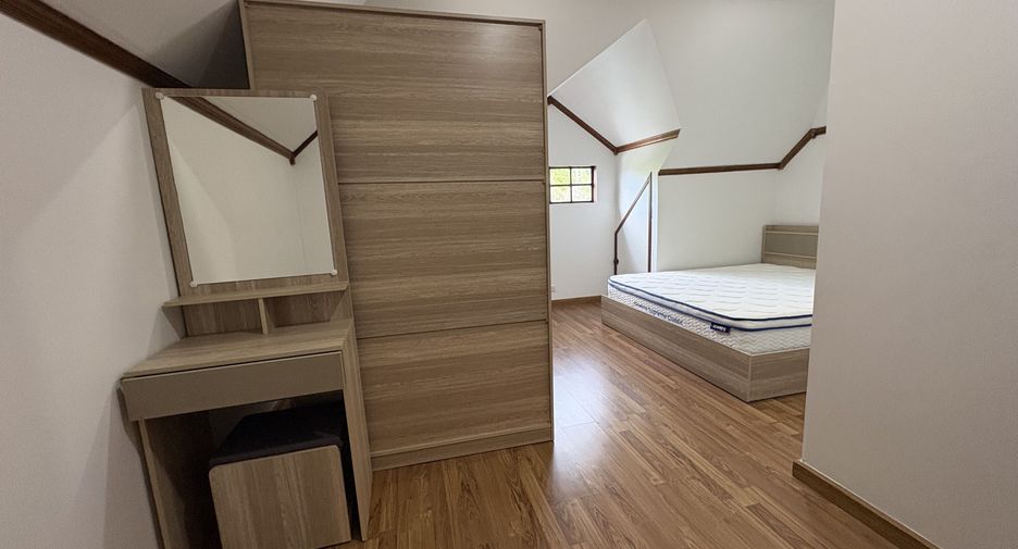 Villa en alquiler de 5 habitaciones en Mueang Phuket, Phuket