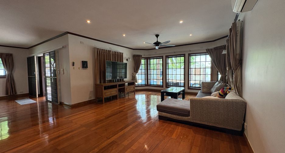 Villa en alquiler de 5 habitaciones en Mueang Phuket, Phuket