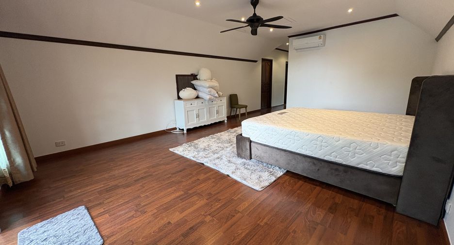 Villa en alquiler de 5 habitaciones en Mueang Phuket, Phuket