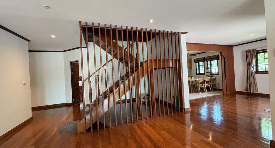Villa en alquiler de 5 habitaciones en Mueang Phuket, Phuket