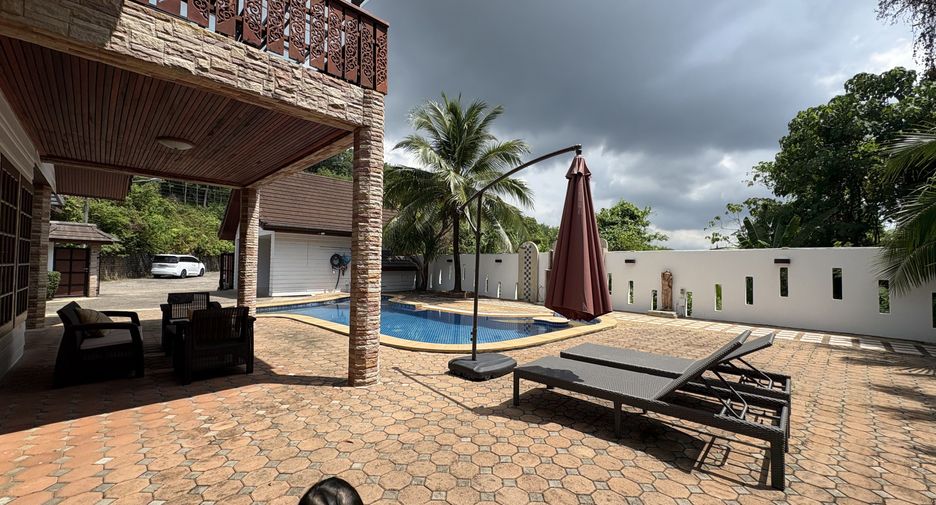Villa en alquiler de 5 habitaciones en Mueang Phuket, Phuket