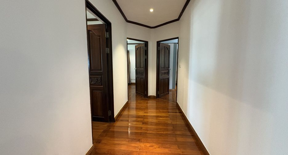 Villa en alquiler de 5 habitaciones en Mueang Phuket, Phuket