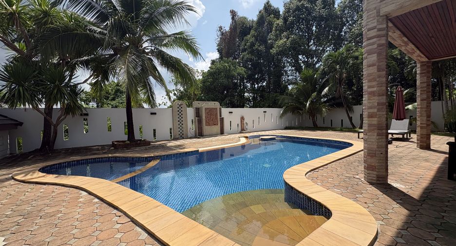 Villa en alquiler de 5 habitaciones en Mueang Phuket, Phuket