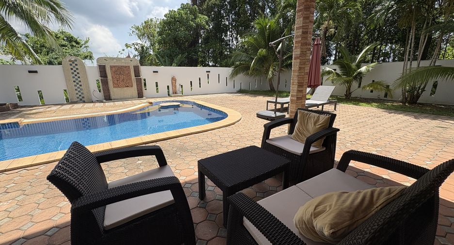 Villa en alquiler de 5 habitaciones en Mueang Phuket, Phuket