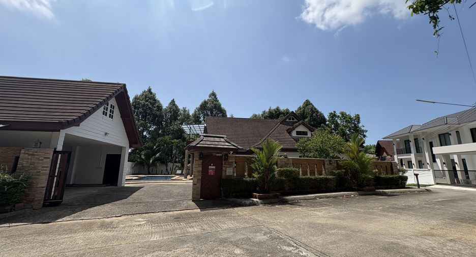Villa en alquiler de 5 habitaciones en Mueang Phuket, Phuket