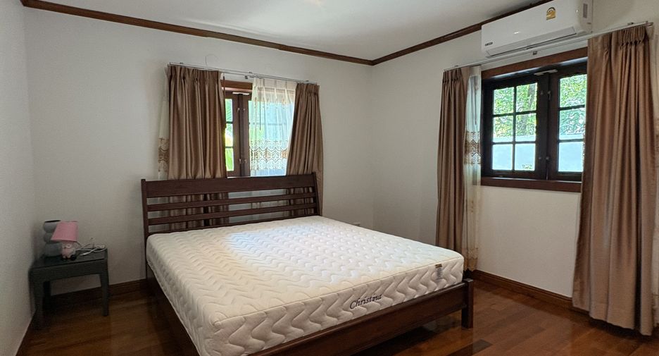 Villa en alquiler de 5 habitaciones en Mueang Phuket, Phuket