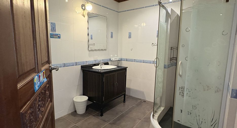 Villa en alquiler de 5 habitaciones en Mueang Phuket, Phuket